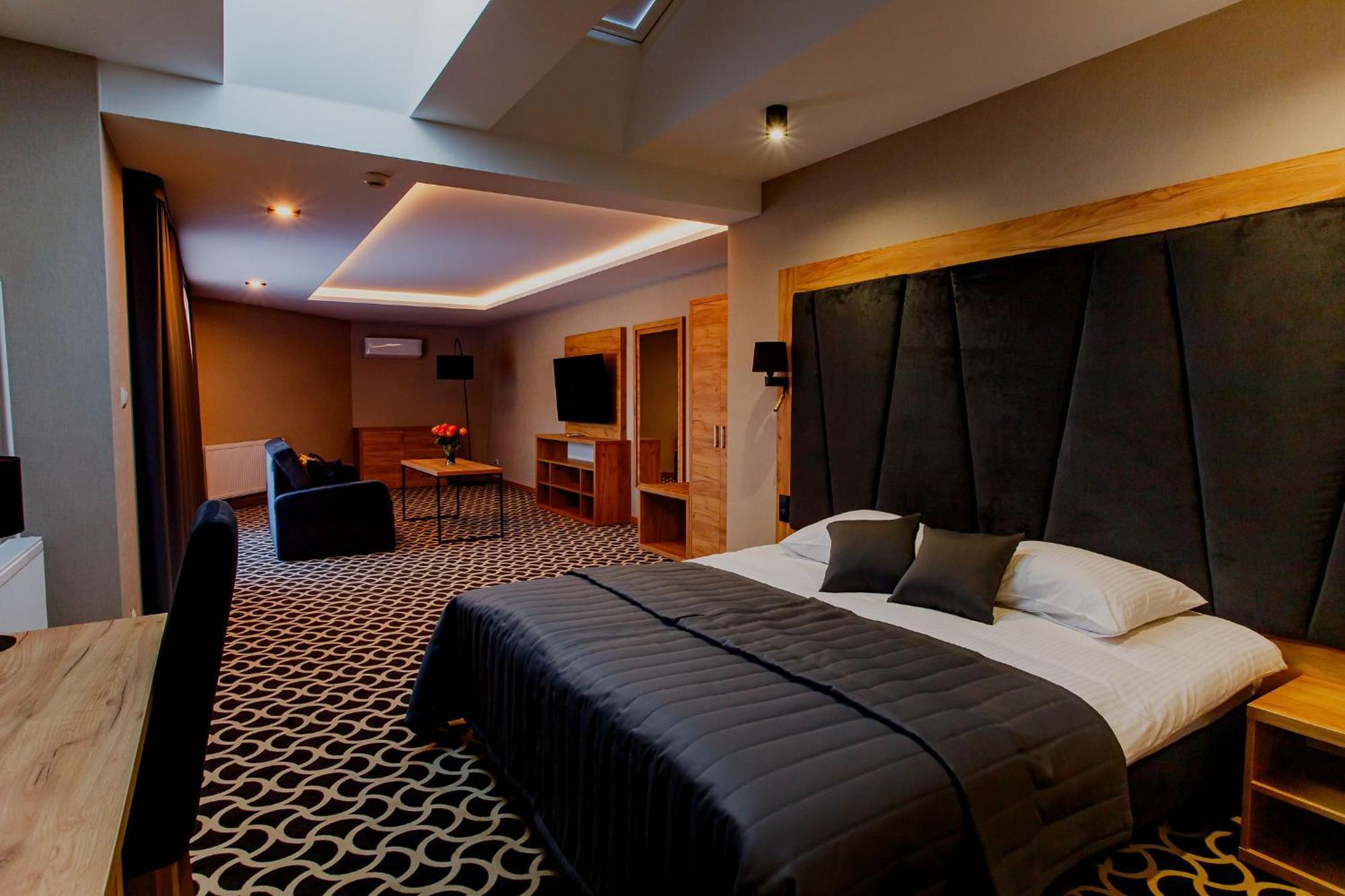 Hotel Coloseum Jarosław المظهر الخارجي الصورة